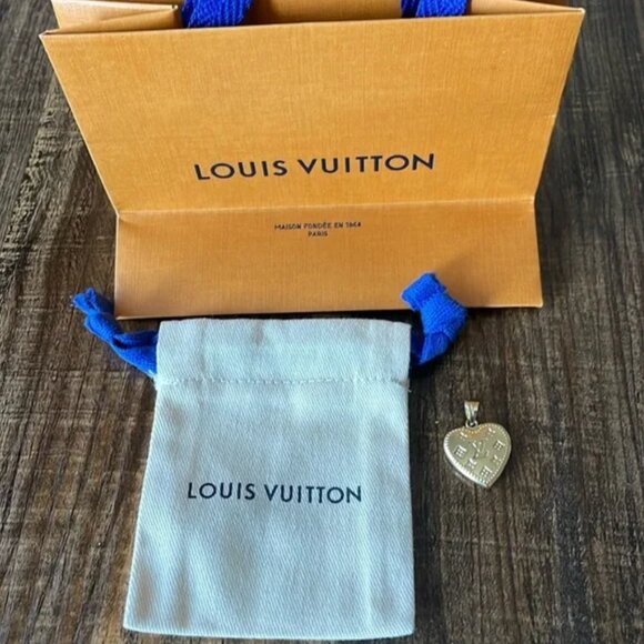 Louis Vuitton 18K Yellow Gold Monogram Heart Pendant - Picture 3 of 3